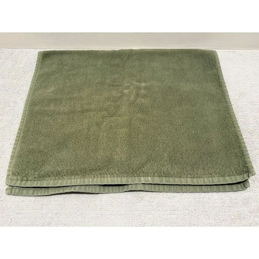 Ritz Towel Lot (3) Hand Bath Embroidered Christmas Poinsettia Holly Holiday